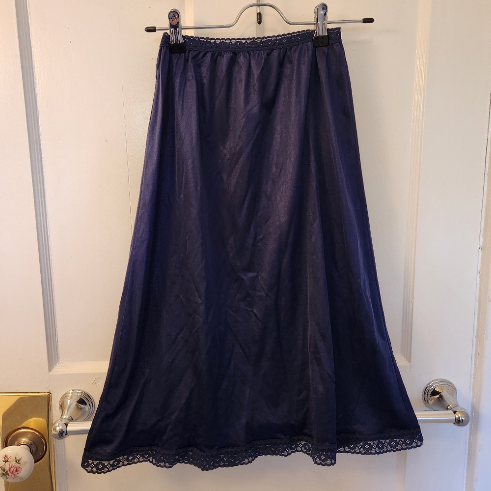 💙 Navy Vintage Half Slip💙